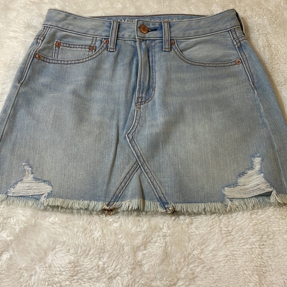 Light Wash American Eagle Jean Skirt‎ - Picture 2 of 7